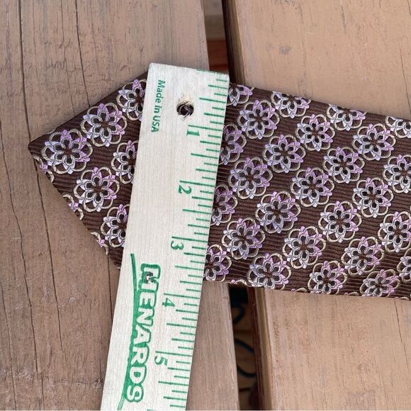 XMI Brown Pink Geometric Medallion Tie - Picture 3 of 4